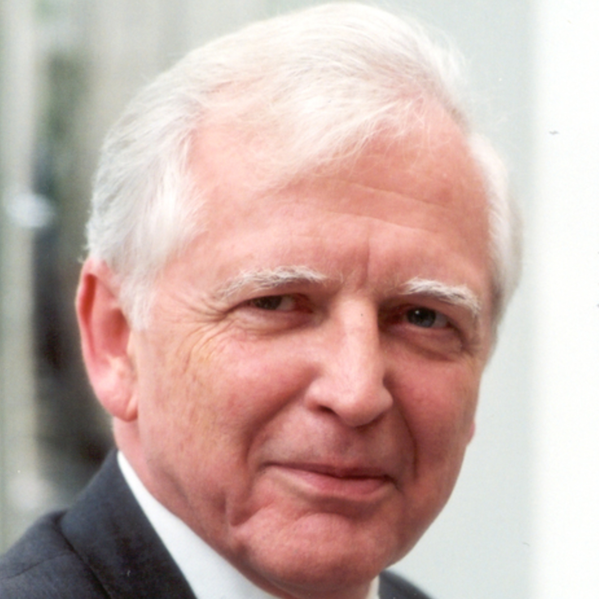 Dr. Harald Zur Hausen